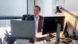 Dans le bureau d’ Olivier Narcy, Directeur commercial EMEA et Relations Clients Groupe de Ponant