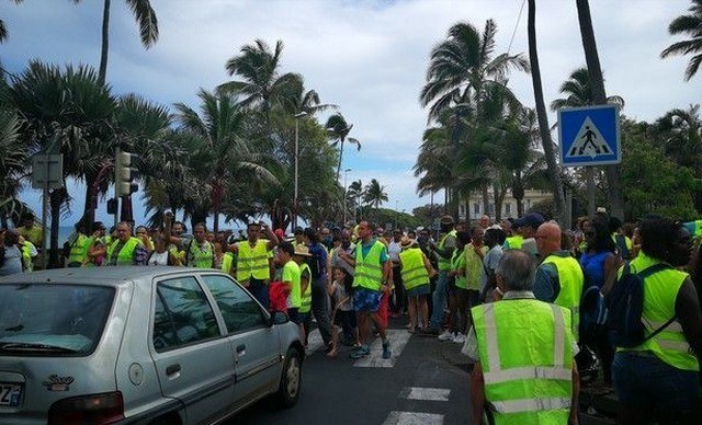 Le Tourisme à La Réunion Toujours Bloqué Par Les Gilets