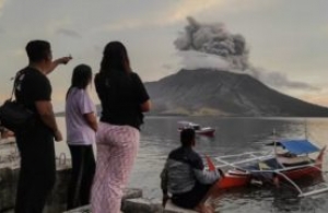 Aucune victime dans l’une des plus grandes éruptions volcaniques d’ Indonésie depuis 50 ans